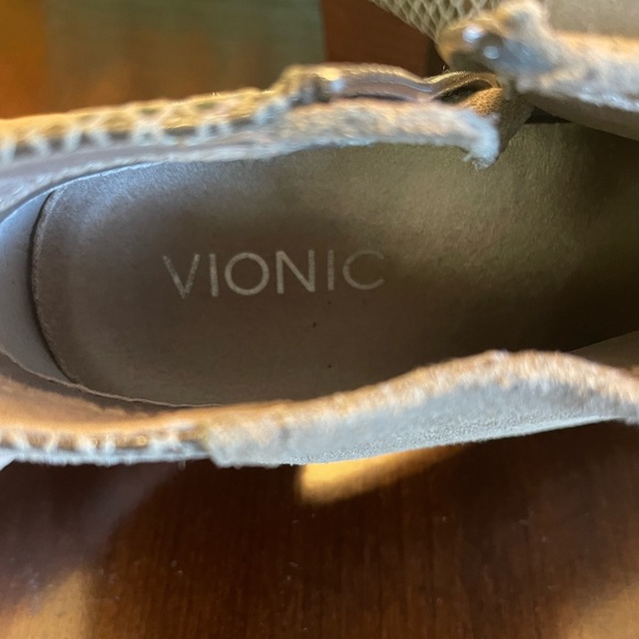 Vionic Women's Bromley Ankle Booties - Picture 8 of 9